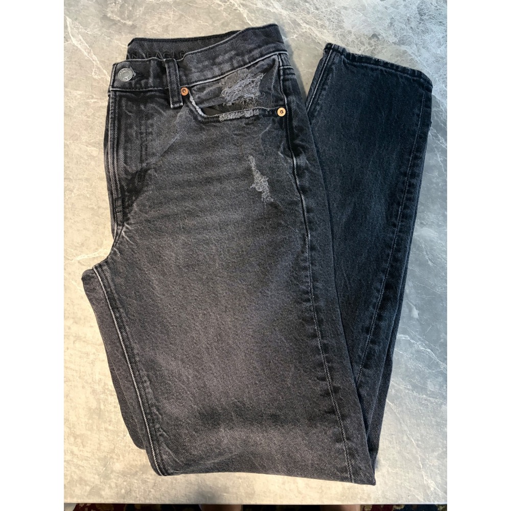 American Eagle || Mom Jeans || 6 || Black Distressed ||